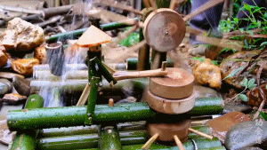  有个|山东有个大爷版李子柒！“玩木头”爆红海外！能造2600年前“鲁班凳”