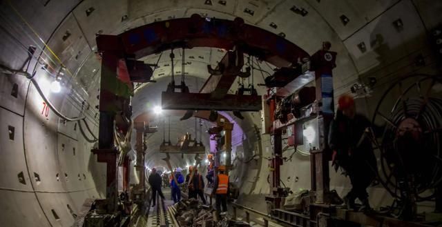 八年|中国工程师最“恨”的城市：一条地铁修八年，每挖一锹都心疼