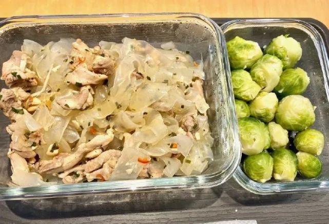  黎姿|48岁黎姿健身照刷屏，网友：自律的人，楚楚动人！