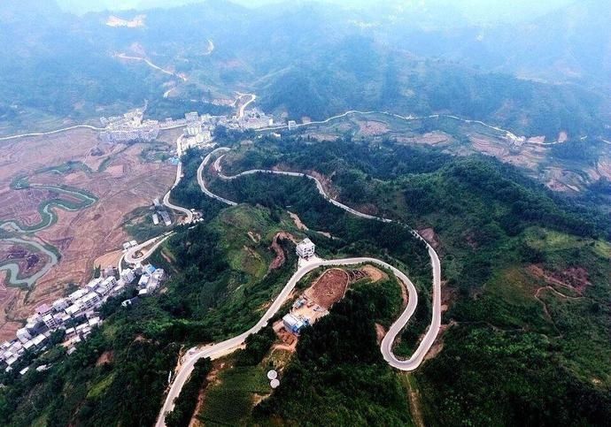 车子|两大学生夜骑单车下山,车子失控一死一伤,家属向景区索赔83万!