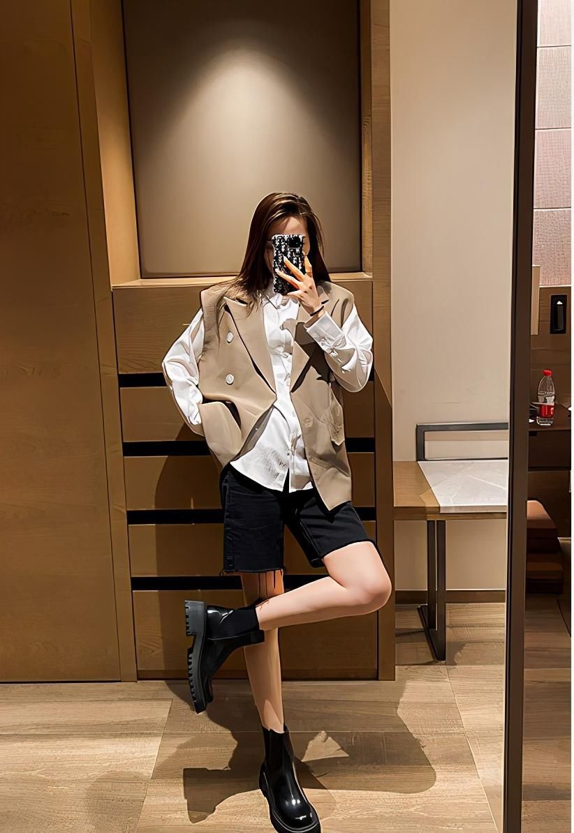 流行|马丁靴已经过时了，入秋后这3双鞋子正流行，舒适时髦又显腿长