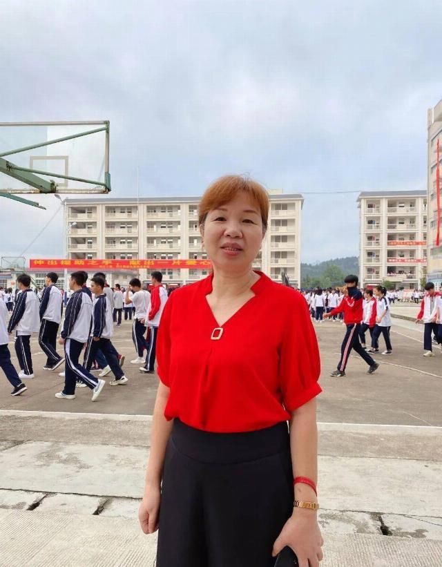  募捐活动|环江这所高中为被截肢的10岁小女孩做了这事
