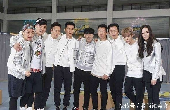 当众|宋雨琦当众“下跪”,谁注意到baby的下意识动作?人品一眼看穿