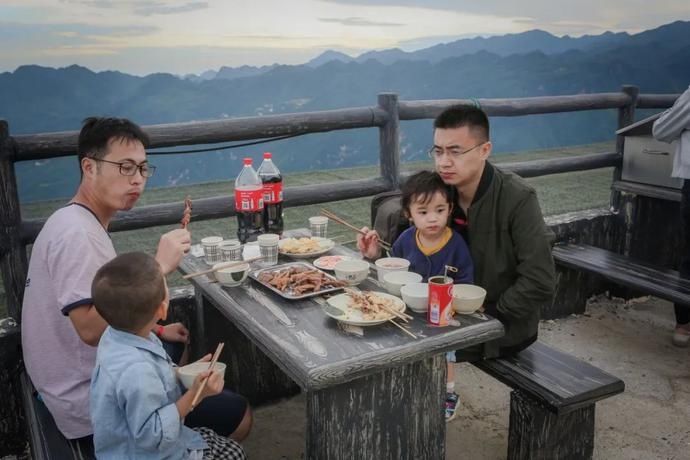  农场|8月来临！一起去天空之上的农场种菜野炊、烧烤露营，找寻那份简单的快乐~