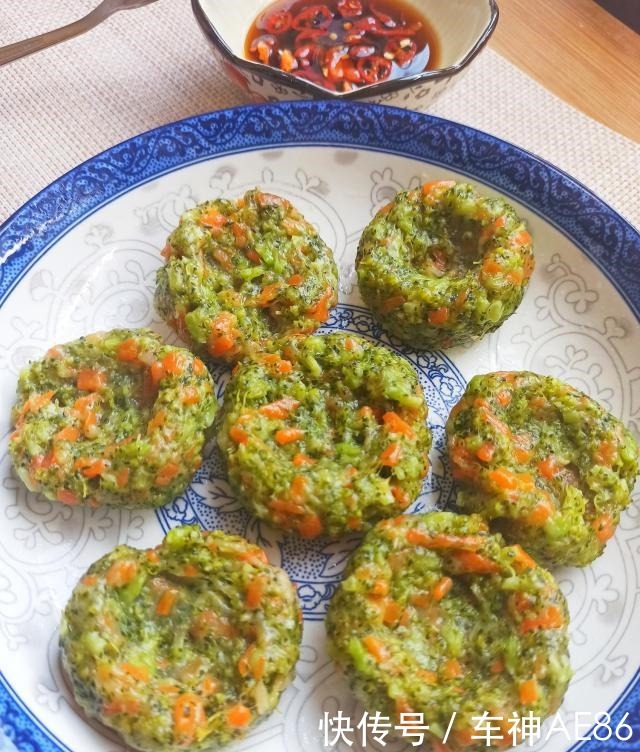  做法|这才是西兰花最好吃的做法，不炒不凉拌，比肉还香，一盘不够吃