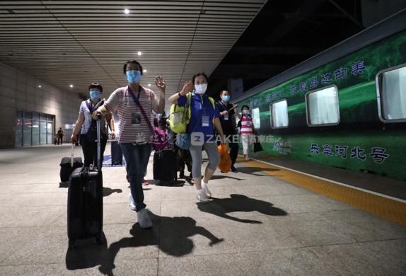  游客|书吧、茶吧、酒吧……2020年京津冀首趟旅游班列开行