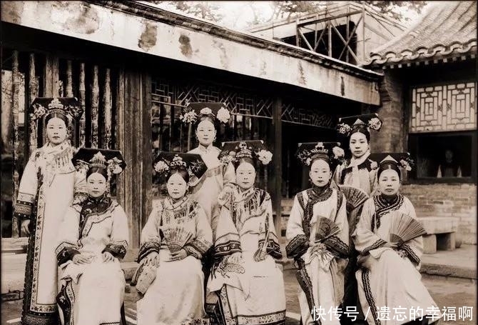 老照片|100年前高清老照片 火热的面摊 普通人家的两菜一汤