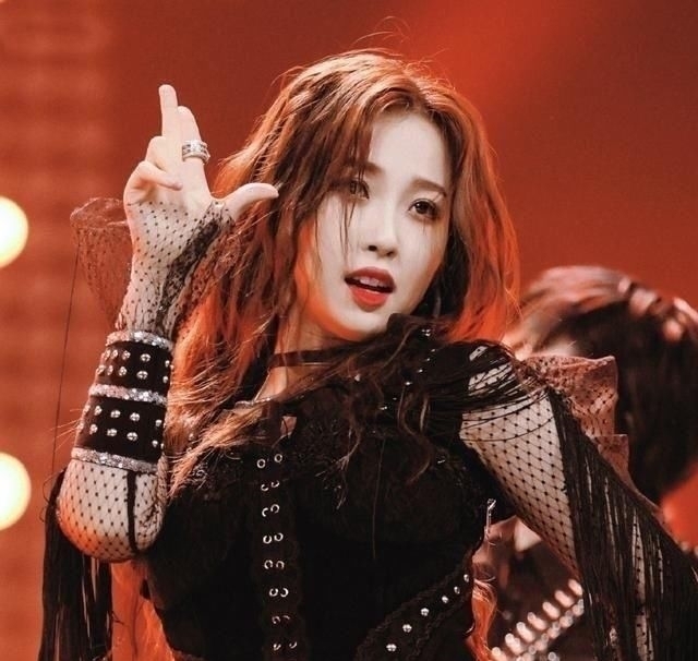 声音|青春有你2总决赛,虞书欣没声音唱功翻车,小鬼看《猎》表情直接