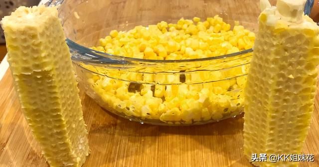  披萨|金沙玉米肉松披萨！超级简单，口感丰富，美味非常，大人小孩都爱