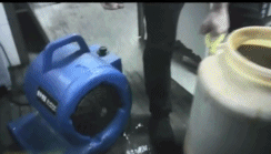  小龙坎老火锅|扫把刷锅？！这家知名火锅店又惹事了