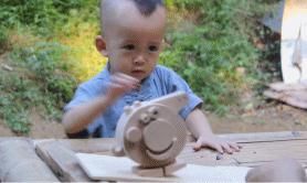  木头|继李子柒后，63岁木工大爷火爆外网，他凭什么月入60万？