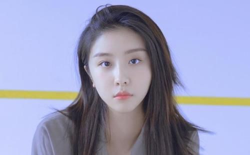  贾乃亮|人未红就耍大牌？赵小棠录节目执意撑伞，贾乃亮邓伦还在烈日暴晒