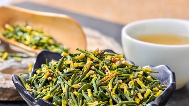  莲心|莲心太苦直接丢？泡水还能这样用