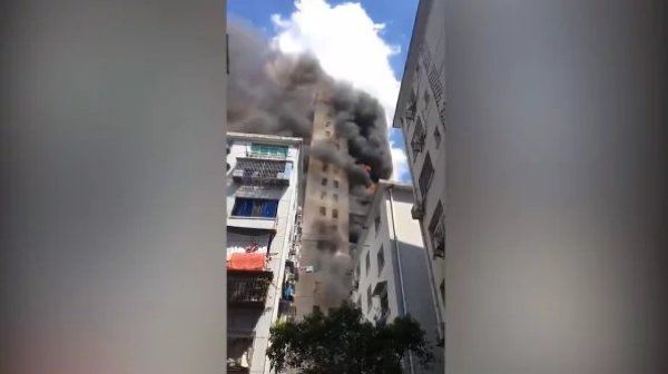 疏散|江西南昌天河大厦发生火灾:疏散35人,着火物为垃圾