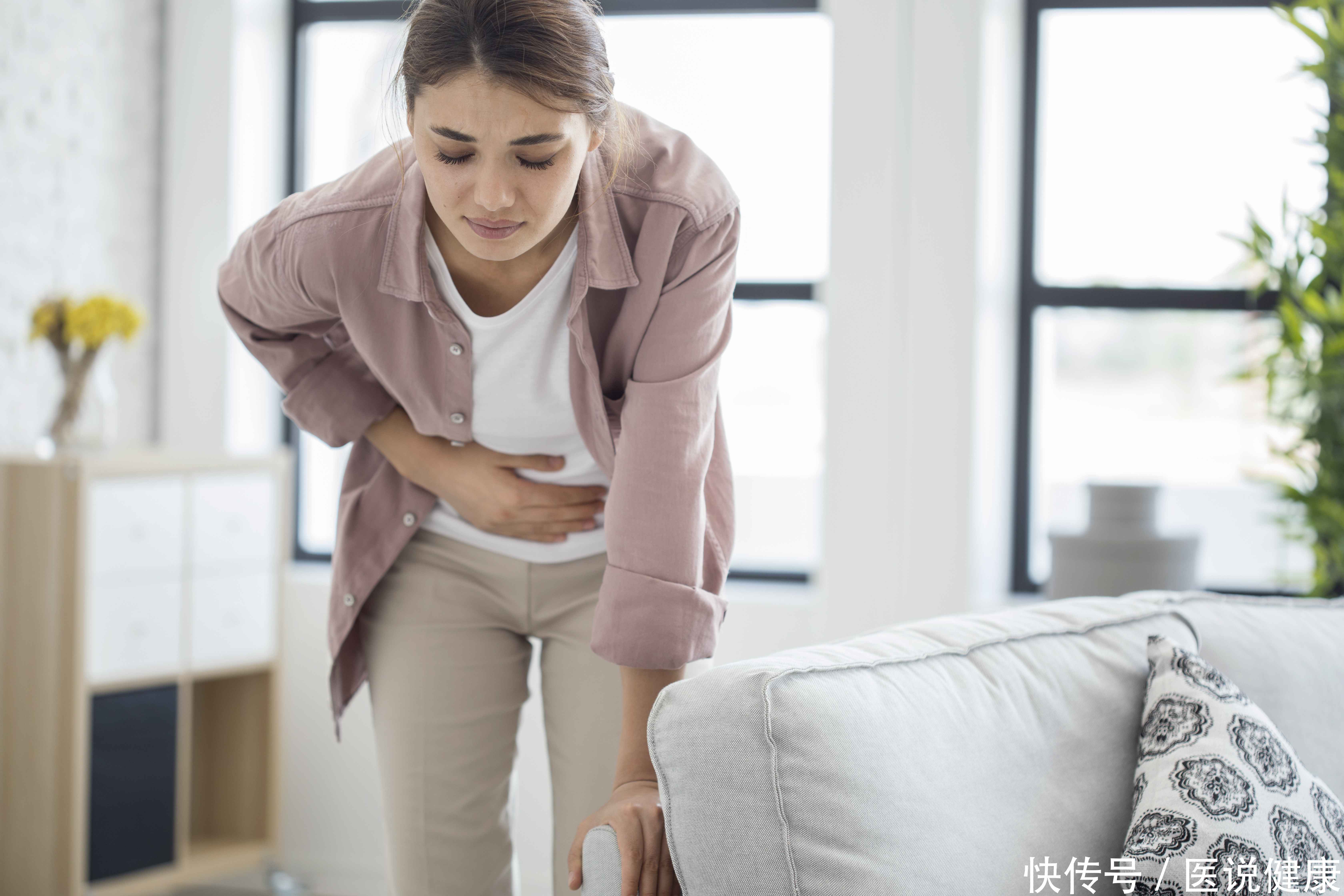 女性经期有3种水果尽量少吃(女性来“姨妈”期间，尽量少吃这些水果，否则易加重经期不适！)
