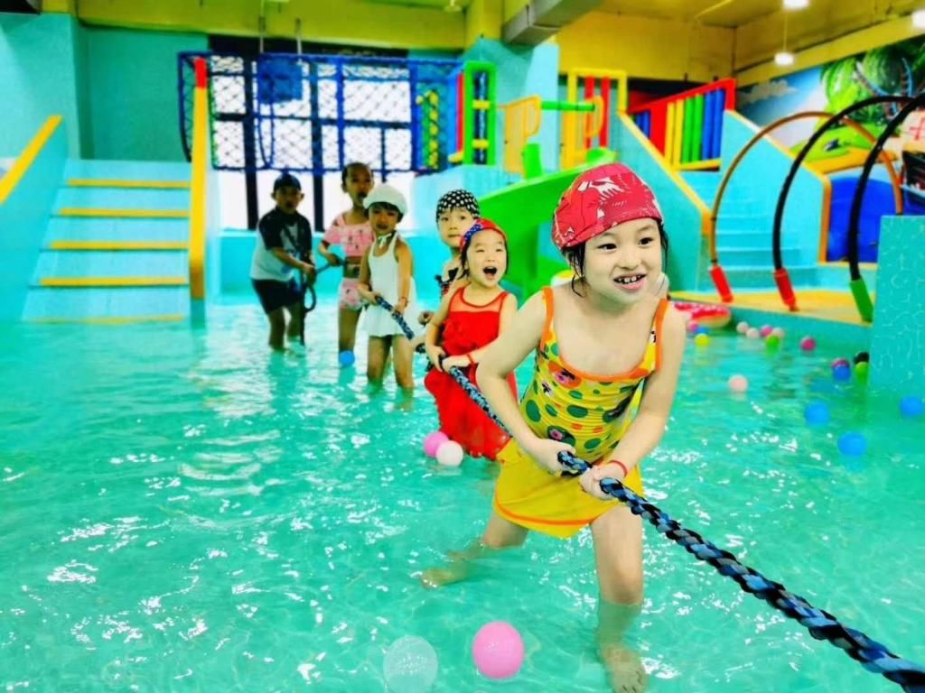  参加各种|6岁男童第一天学游泳就出事了：十几分钟后“孩子自己漂出水面”