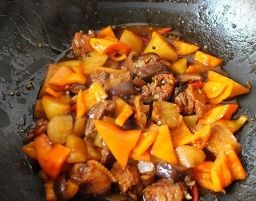  做法|黄焖鸡最简单的家常做法，教程简单方便，出锅美味至极！