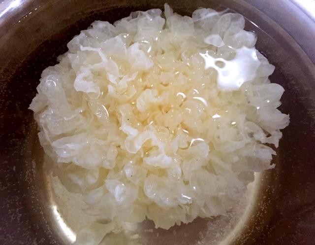  浸泡的时|煮银耳，顺序很重要，10人有9人不懂，难怪银耳不出胶，营养低