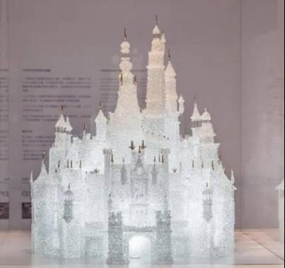 家长|熊孩子毁46万元作品。还有家长叫嚣：小孩吃屎你也吃屎