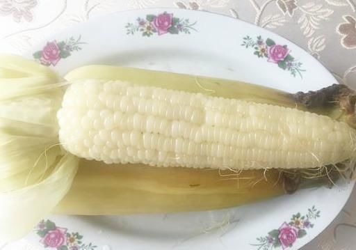  玉米|要带叶子一起煮吗？添加佐料吗？好多人做错了，煮玉米技巧有2点
