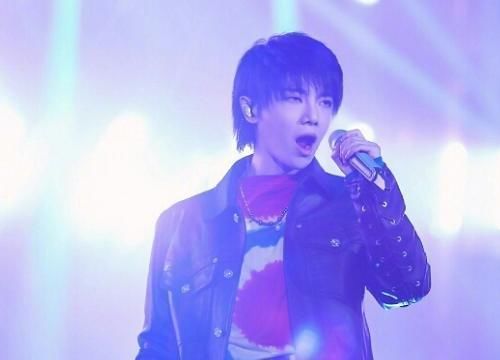 表情|吉克隽逸被淘汰时,谁看到华晨宇表情了果然是有王族剧本的人