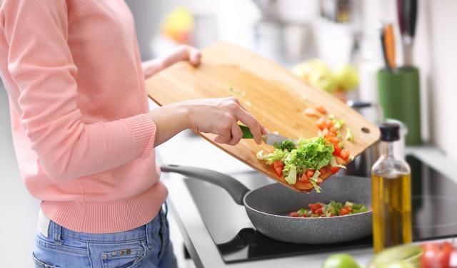  难怪|炒这4种菜，最忌讳放葱姜蒜！不少人都搞错，难怪口感不好味道差