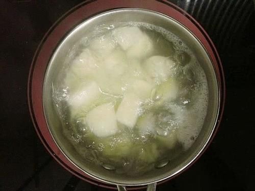 干咳|秋天这水果正当季，三天两头用它熬水喝，去燥火止干咳，贵也值得