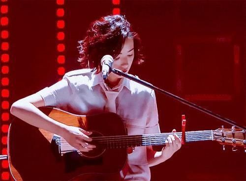  资本|万茜姐姐，不卑不亢，又飒又柔，乘风破浪背后的资本你知道吗？