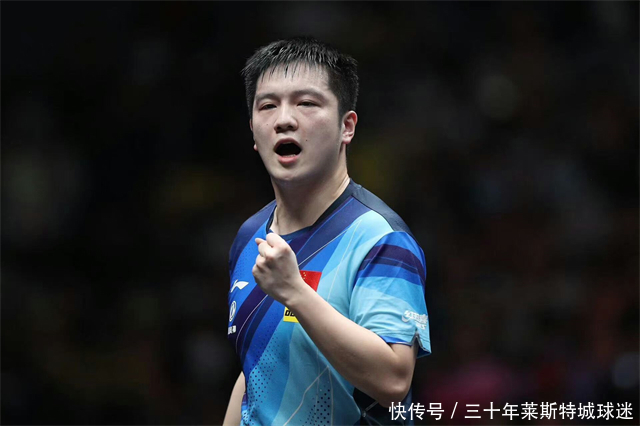 国乒新乡赛大合照！王皓推樊振东站C位，陈梦为孙颖莎挪一姐位置