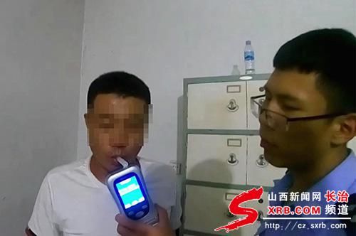 长子|长子交警:无证还酒驾 这名男子胆太大