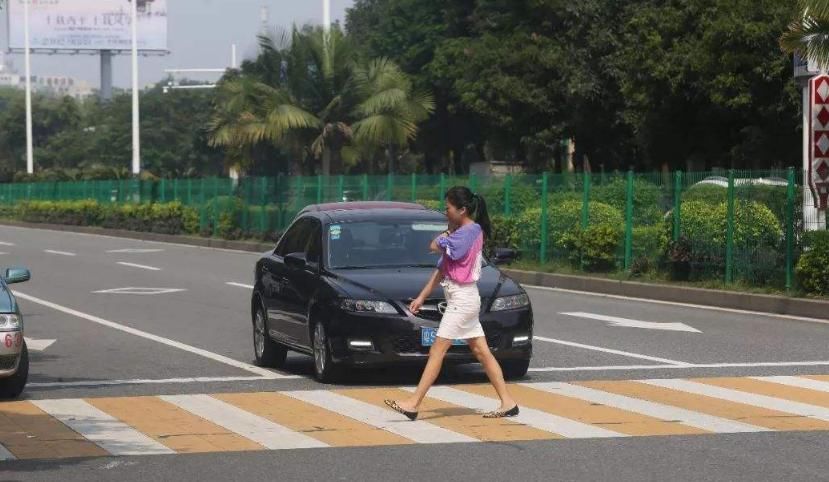  行人|开车误撞了闯红灯的行人，用不用负责？不懂到时吃亏也没地说理