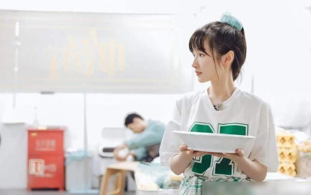  中餐厅|中餐厅4：黄晓明暂退，赵丽颖当店长状况不断，首位飞行嘉宾亮相