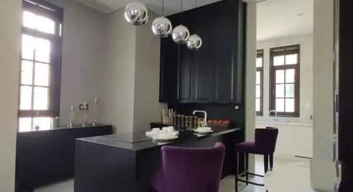  影视公司|“别墅被占用拍剧”后续，房主：女主睡了我的床，要求赔300万