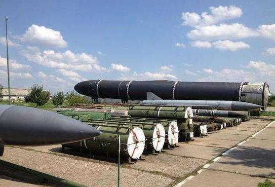 军工企业|领土只有中国16分之一,却储备2500枚核弹,总量是我国的5倍