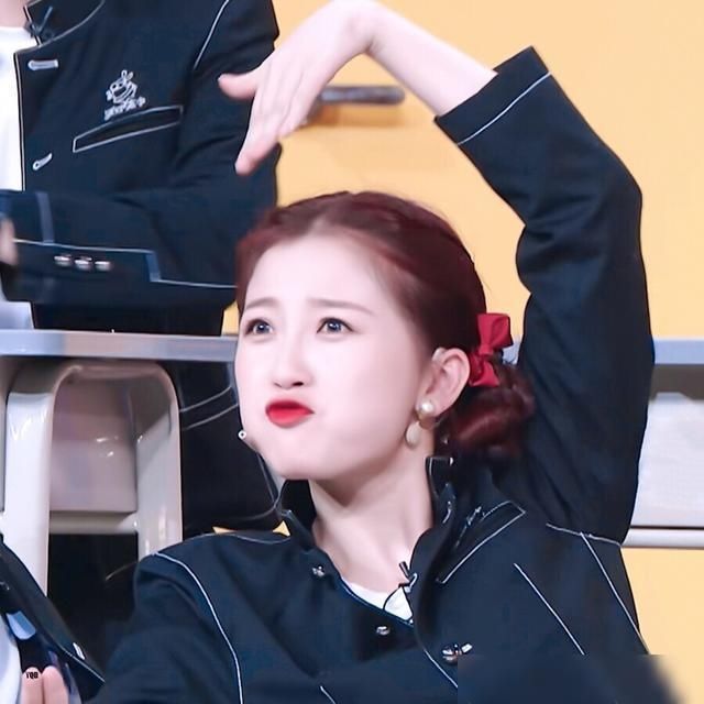  推掉|庆幸虞书欣推掉了《中餐厅》，恶意剪辑诋毁，赵丽颖被骂惨