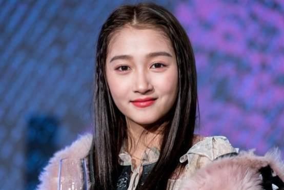  滤镜|关晓彤现身薇娅直播间，没有了美颜滤镜，场面实在尴尬！