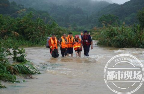  消防救援|江西：山洪暴发！6名工人被困深山3天2夜，口粮仅能维持1天