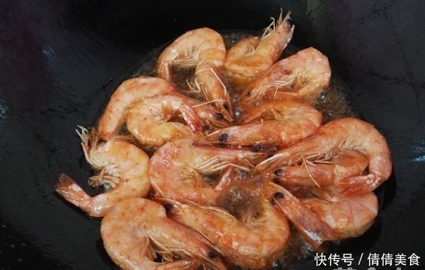 舌头|大虾别只用水煮,一道网红菜,8分钟搞定,好吃到舌头都要掉了!