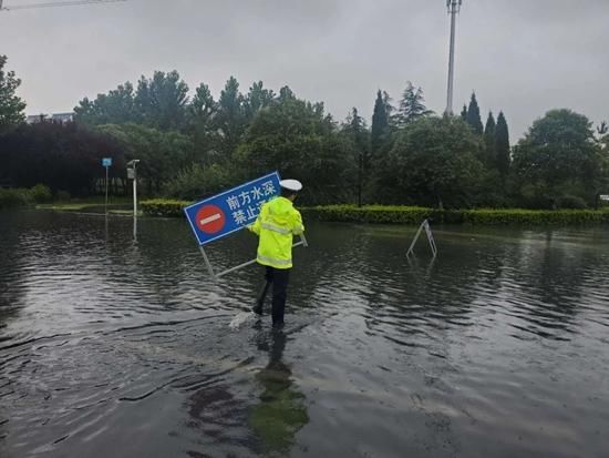 山东|山东交警：全警动员 确保雨天交通安全