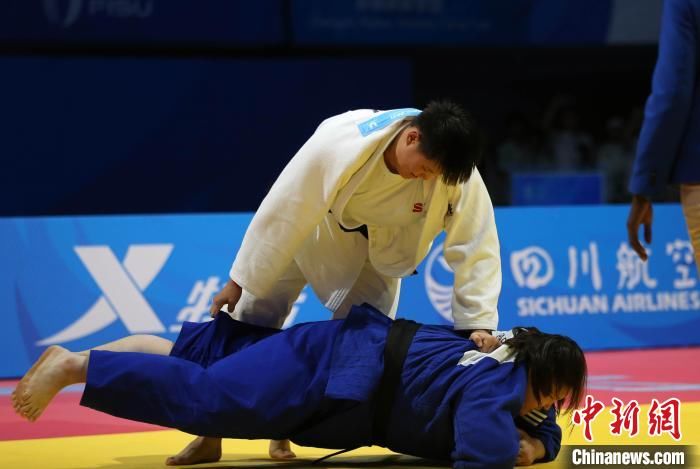 (Z世代“走”大运)中国柔道小将贾春迪：争取在奥运会上夺牌