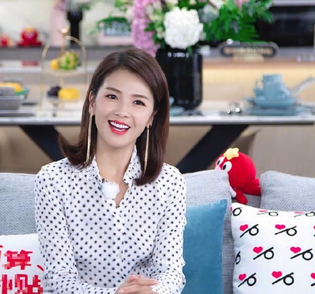  塔维|29岁歌手开车直播，突遇车祸当场去世！妻子仍在抢救中