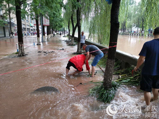 暴雨|荣昌：暴雨中筑起“堤坝”全面守护居民安全