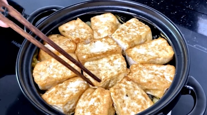  鲜嫩|三伏天，多给家人吃此菜，上锅一焖，鲜嫩多汁，比牛羊肉还好吃