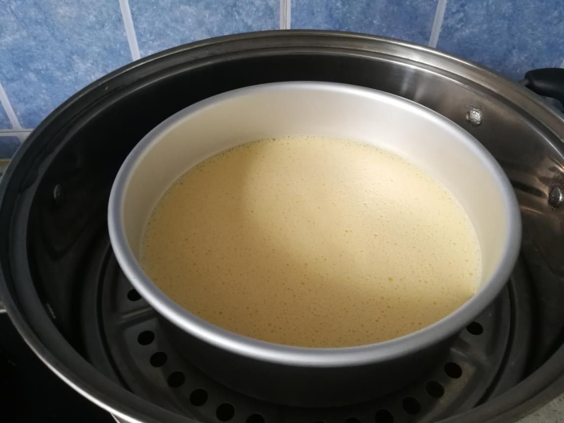 蛋糕|蒸个酸奶蛋糕吃吃,鸡蛋打发失败,成品不蓬松但Q弹,味道还挺好