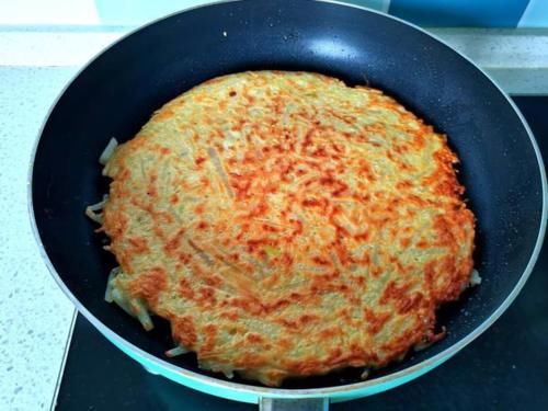  真香|教你做土豆，早餐吃，顶饱味道好，一次做一盘，上桌就扫光，真香