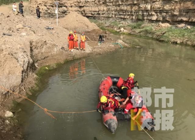  男子|广西一男子带7岁儿子游泳 转身给手机充电结果孩子溺亡……这件事一定要注意