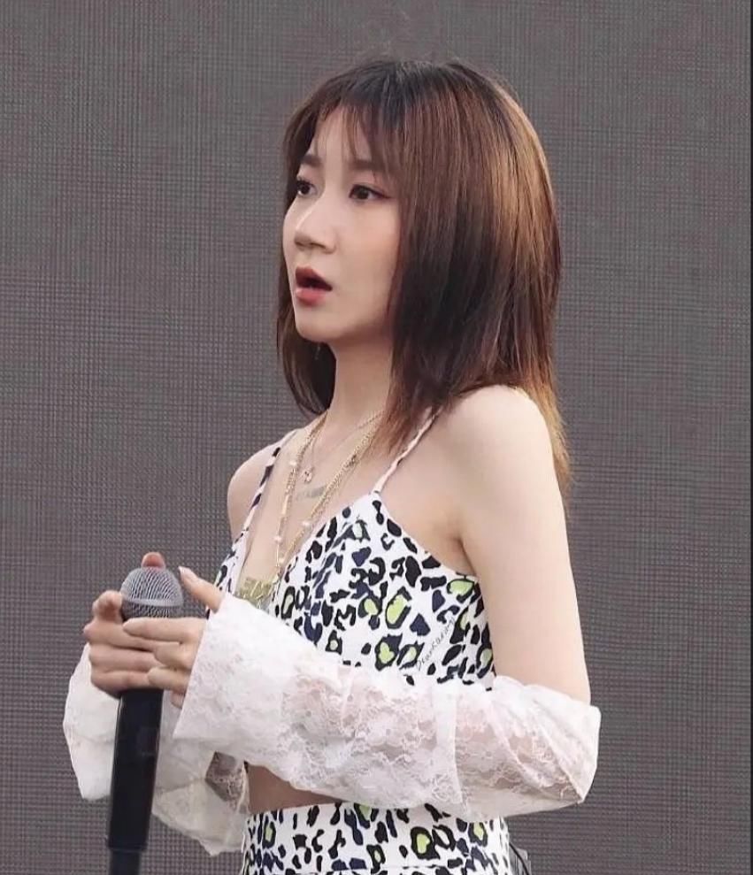  担当|《说唱听我的》仅剩一名女选手，原定的“颜值担当”甚至没上正片