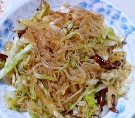  粉丝|?包菜炒粉丝，先炒包菜还是先炒粉？很多人都不懂，难怪粘锅成坨