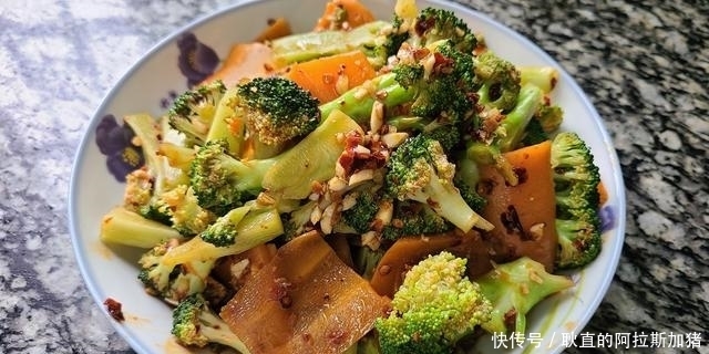 凉拌花菜|花菜最简单的做法,学会这个家常做法,开胃下饭,天热要多吃