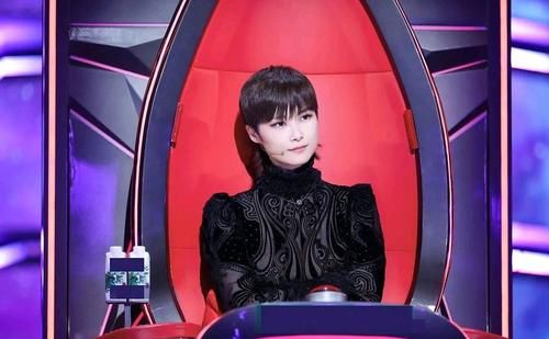  鸡肋|扛了8年的《歌手》终于停了，比它更鸡肋的《中国好声音》呢？